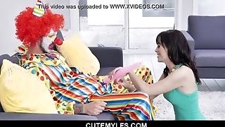 Hot-mummy Alana Cruise Hires A Clown For Her Bday And Got Surprise When The Horny Clown Gave Her An Awesome Bday Fucky-fucky